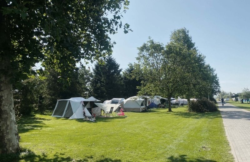 Stellplatz inkl. private Sanitäranlagen